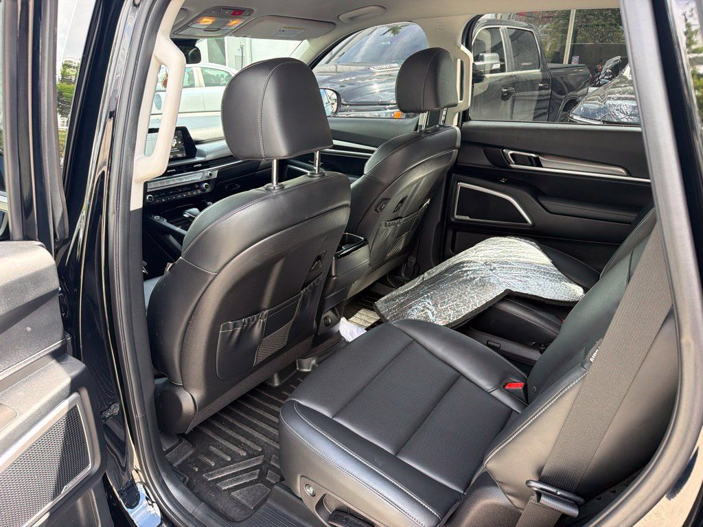 Used 2023 Kia Telluride S AWD/4WD image 14
