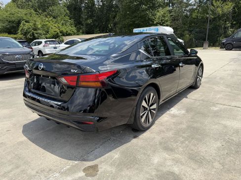 Used 2022 Nissan Altima 2.5 SV FWD image 24