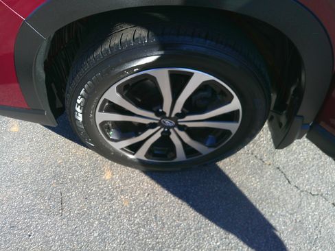 Used 2020 Subaru Forester Limited image 16