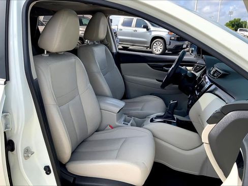 Used 2019 Nissan Rogue Sport SL w/ Premium Package image 9