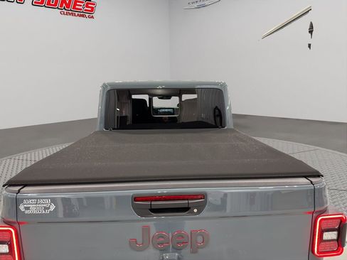 New 2026 Jeep Gladiator Rubicon w/ Steel Bumper Group image 8