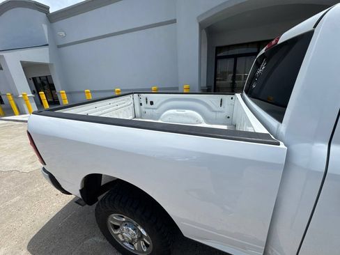 Used 2020 RAM 2500 Tradesman w/ Chrome Appearance Group AWD/4WD image 6