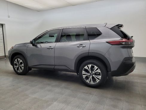 Used 2023 Nissan Rogue SV image 3