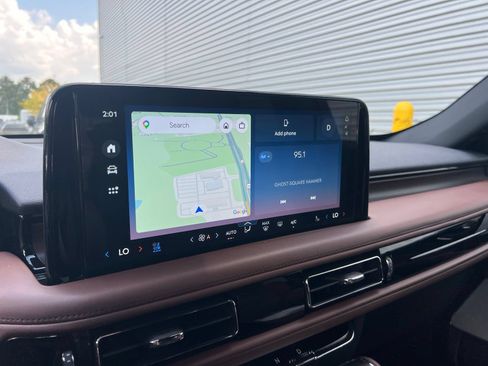 Used 2025 Lincoln Aviator Reserve w/ Luxury Package AWD/4WD image 13