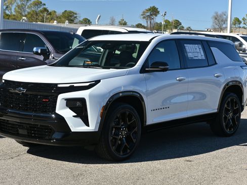 New 2026 Chevrolet Traverse RS w/ LPO, Floor Liner Package FWD image 5