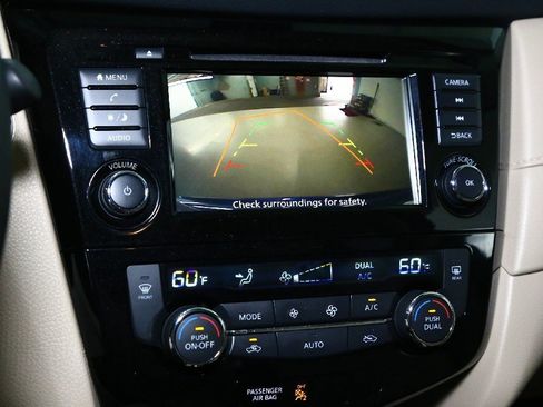 Used 2020 Nissan Rogue SV image 29