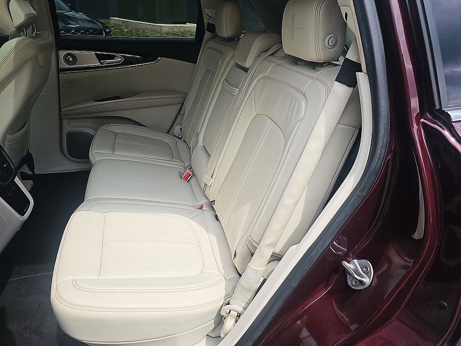 Used 2017 Lincoln MKX Black Label w/ Driver Assistance Package FWD image 28
