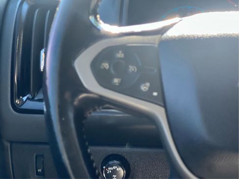 Used 2020 Chevrolet Colorado Z71 AWD/4WD image 14