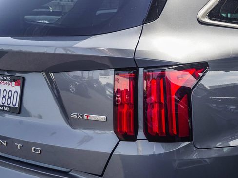 Used 2021 Kia Sorento SX FWD image 8
