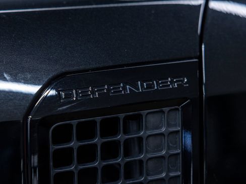Used 2025 Land Rover Defender 110 S AWD/4WD image 17