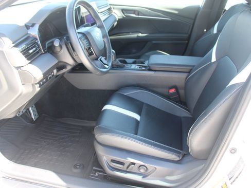 Certified 2025 Toyota Camry SE AWD/4WD image 11