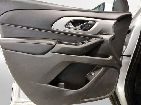 Used 2019 Chevrolet Traverse LT w/ LPO, Floor Liner Package AWD/4WD image 14