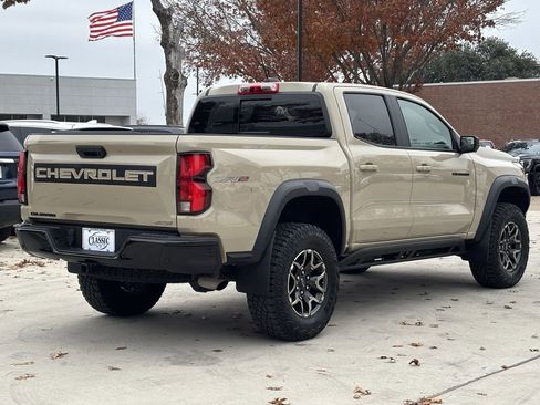 Used 2024 Chevrolet Colorado ZR2 w/ Technology Package image 3