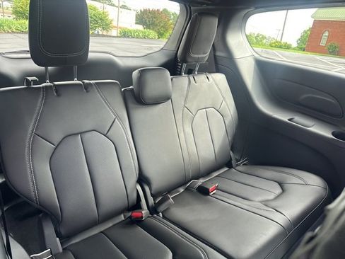 New 2025 Chrysler Voyager LX image 11