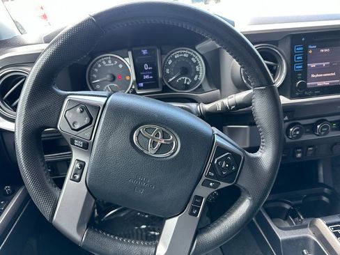 Used 2019 Toyota Tacoma SR5 RWD image 18