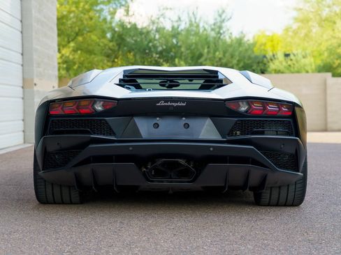 Used 2017 Lamborghini Aventador S AWD/4WD image 22
