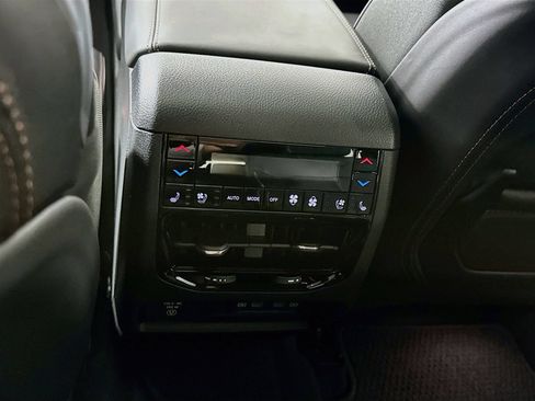 Used 2026 Jeep Grand Cherokee L Summit w/ Obsidian Package AWD/4WD image 28