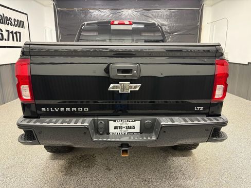 Used 2018 Chevrolet Silverado 1500 LTZ Z71 w/ Realtree Edition image 4