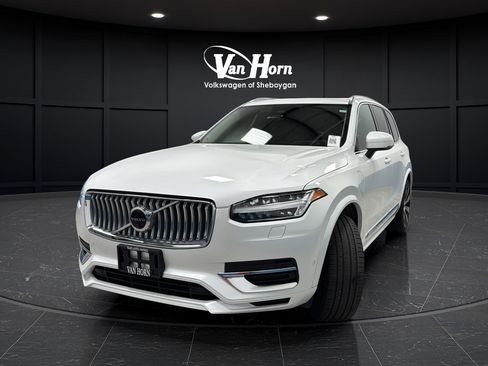Used 2024 Volvo XC90 T8 Ultimate w/ Protection Package Premier AWD/4WD image 3