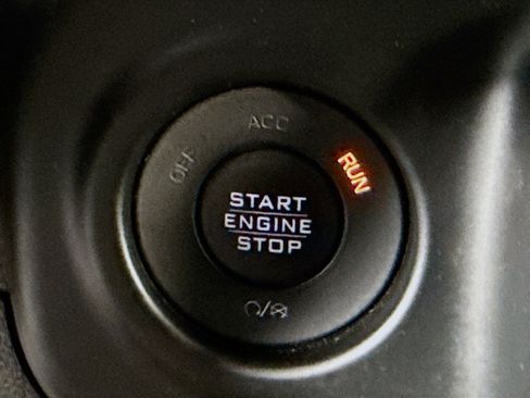 Used 2018 Jeep Wrangler Unlimited Sahara image 21