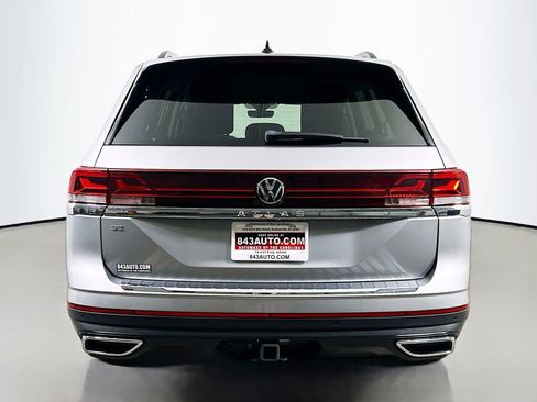 Used 2024 Volkswagen Atlas SE FWD image 6