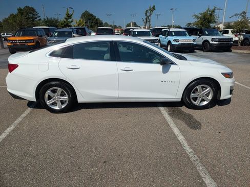 Used 2023 Chevrolet Malibu LS FWD image 4