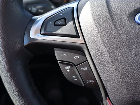 Used 2024 Ford Edge SEL w/ Convenience Package image 15