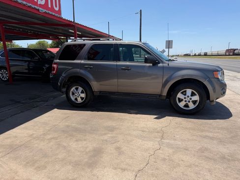Used 2011 Ford Escape XLT AWD/4WD image 29