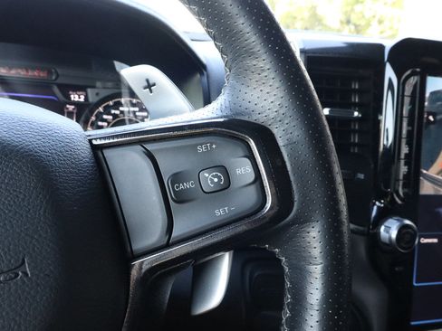 Used 2022 RAM 1500 Laramie AWD/4WD image 34