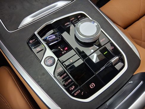 New 2026 BMW X7 xDrive40i w/ M Sport Package image 17