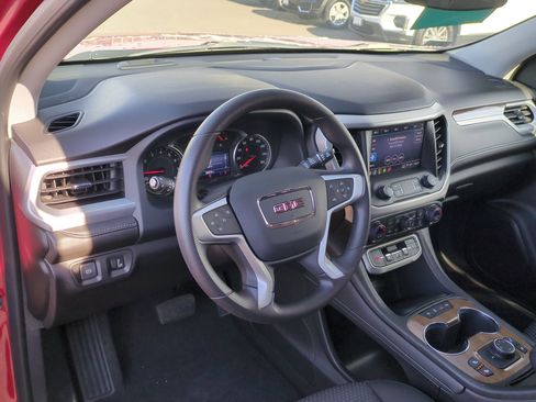 Certified 2023 GMC Acadia SLE w/ Driver Convenience Package image 9