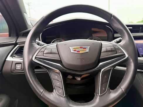 Used 2023 Cadillac XT5 Premium Luxury w/ LPO, Floor Liner Package FWD image 21