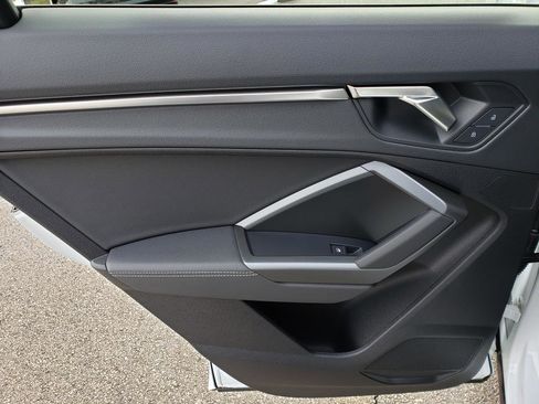 Used 2024 Audi Q3 2.0T Premium w/ Convenience Package image 12