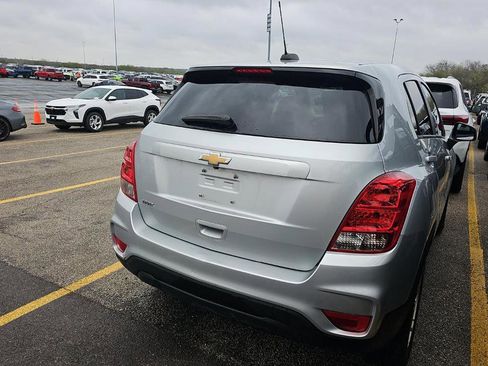 Used 2022 Chevrolet Trax LS w/ Tint and Cruise Package image 3