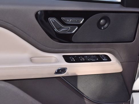 Used 2022 Lincoln Aviator Reserve w/ Equipment Group 201A image 38