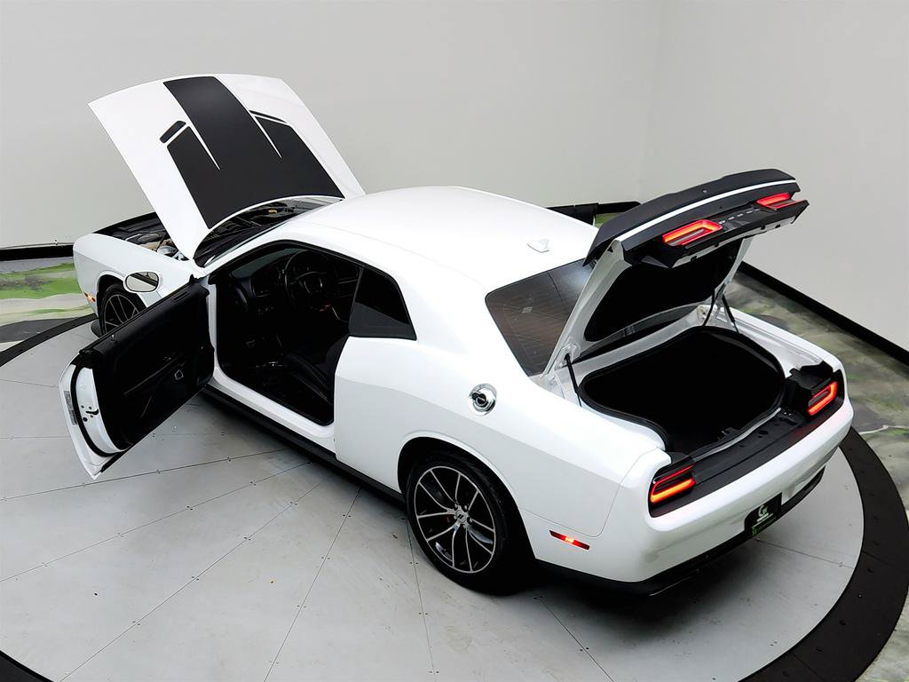 Used 2018 Dodge Challenger R/T Scat Pack RWD image 34