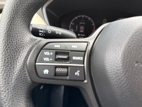 Certified 2025 Honda HR-V LX image 24