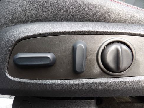 Used 2022 Chevrolet Blazer RS w/ Enhanced Convenience Package image 14