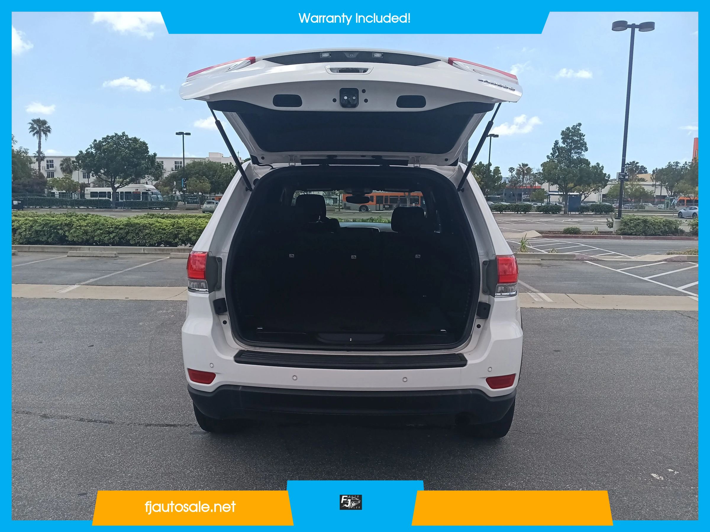 Used 2017 Jeep Grand Cherokee Laredo RWD image 9