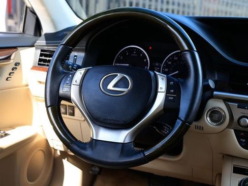 Used 2013 Lexus ES 350 image 30