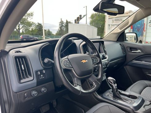 Used 2022 Chevrolet Colorado Z71 w/ Safety Package AWD/4WD image 21