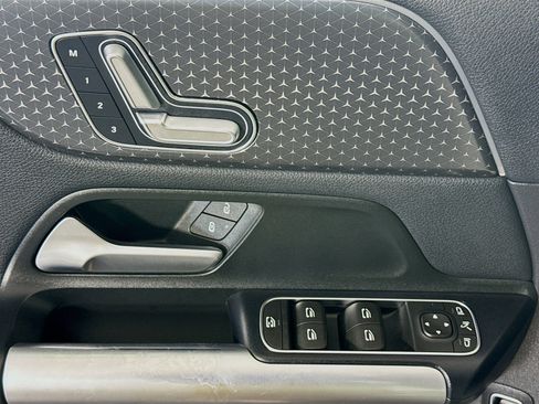 Used 2025 Mercedes-Benz GLA 250 image 24