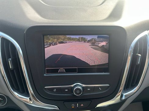 Used 2024 Chevrolet Equinox LS w/ LS Convenience Package FWD image 17