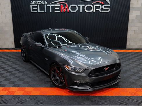 Used 2017 Ford Mustang GT Premium w/ GT Performance Package RWD image 4
