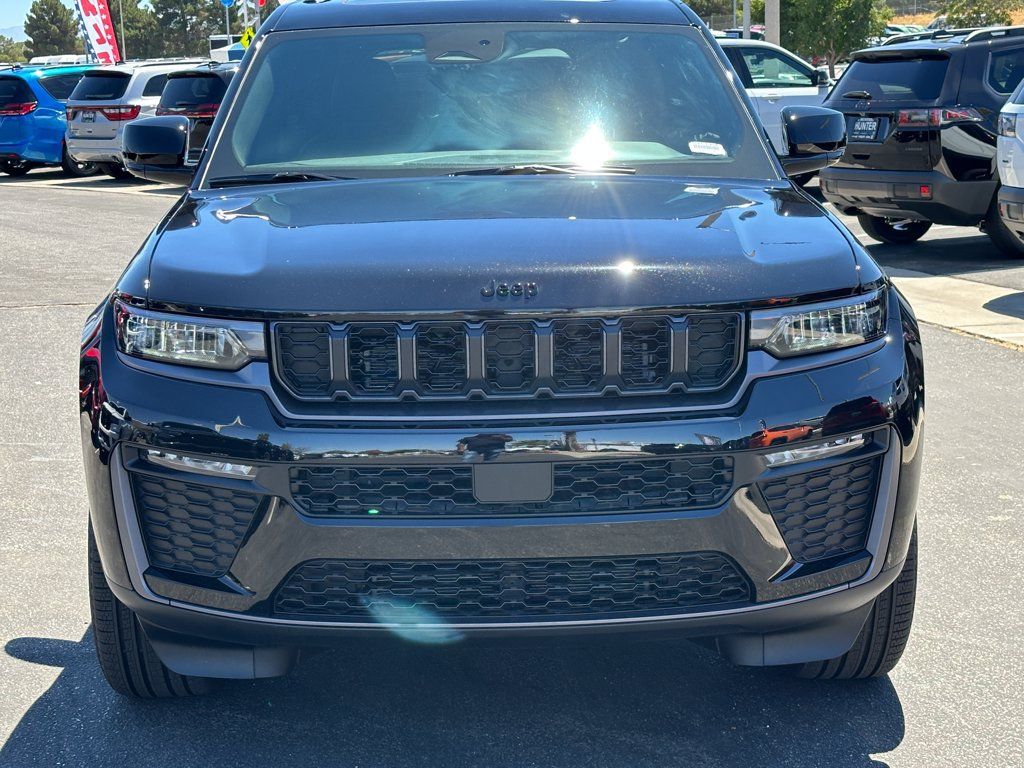 New 2026 Jeep Grand Cherokee L Limited w/ Limited Altitude Package AWD/4WD image 12