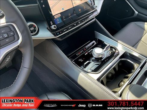 New 2026 Jeep Grand Wagoneer Limited AWD/4WD image 8