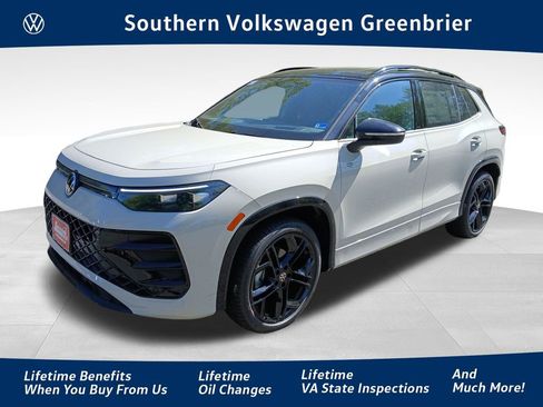 New 2026 Volkswagen Tiguan SE R-Line FWD image 1