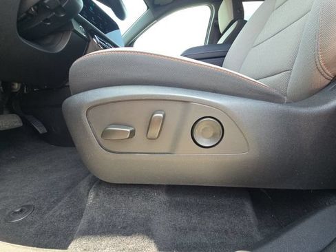 Used 2025 Chevrolet Traverse LT w/ LPO, Floor Liner Package FWD image 22