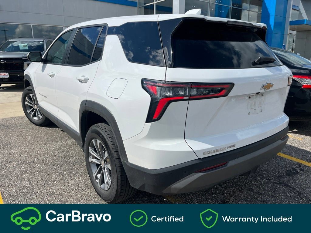 Used 2026 Chevrolet Equinox LT AWD/4WD image 3