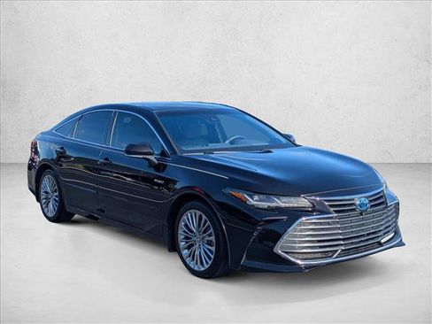 Used 2020 Toyota Avalon Limited w/ Advanced Safety Package FWD image 3